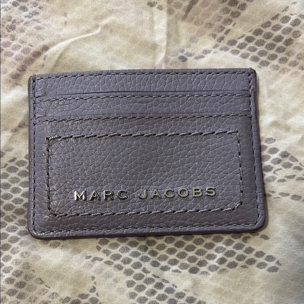 Marc Jacobs Gray Leather Key Card Holder Minimalist Design